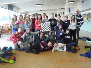 Klass 4A på Lillsjöskolan vann Östersundsfinalen i Schackfyran. Foto: Sven-Olof Andersson
